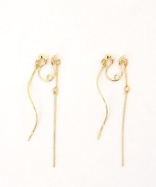 colleca la(コレカラ)の「ループフィット・ウェーブ&ストレートバーのイヤリング(イヤリング・レディース・ピンク/シルバー/ゴールド・FREE)」の4枚目の写真