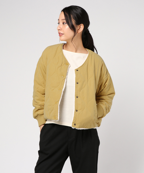 STYLEBLOCK（スタイルブロック）の「リバーシブルノーカラーボアブルゾンキルティングジャケット（ダウンジャケット/コート・レディース・ベージュ/ブラック/グリーン/イエロー・M）」の4枚目の写真