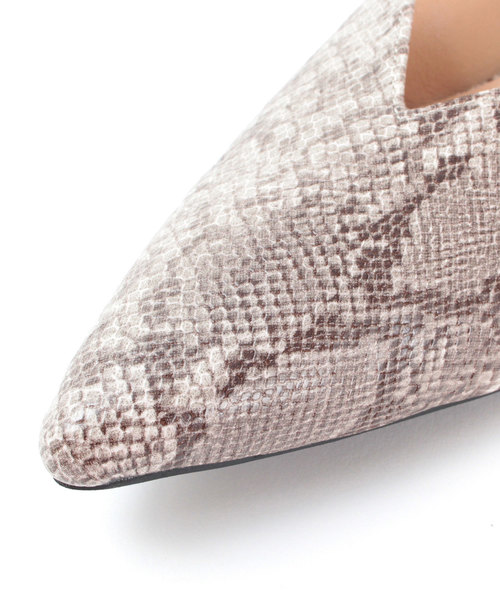 titivate（ティティベイト）の「Vｶｯﾄﾊﾟﾝﾌﾟｽ（パンプス・レディース・ホワイト/ブラック/シルバー/ライトベージュ/パイソン・LL/S/M/L）」の9枚目の写真