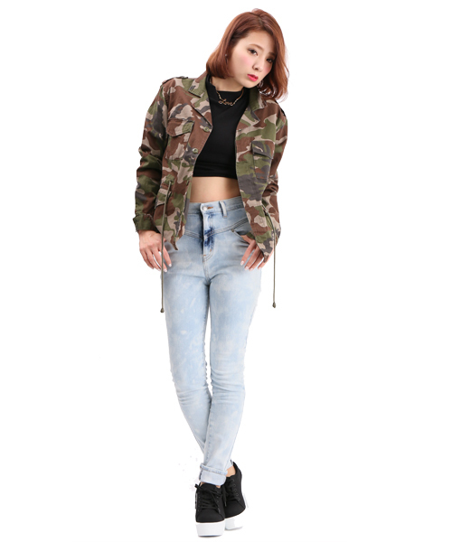 WEGO（ウィゴー）の「WEGO/クロップドハイネックTee（Tシャツ/カットソー・レディース・オフホワイト/ブラック/ブルー/レッド・FREE）」の12枚目の写真