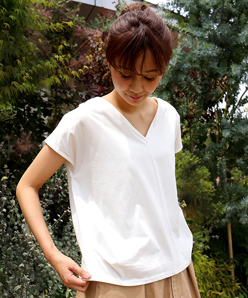 MARLENE JOBERT（マルレーヌ　ジョベル）の「バイオシルケットVネックTシャツ（Tシャツ/カットソー・レディース・グリーン/オフホワイト/パープル/ネイビー・M）」の16枚目の写真