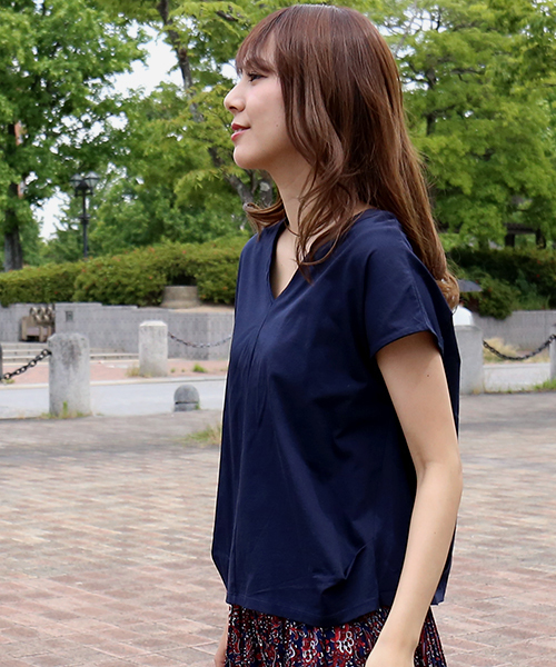 MARLENE JOBERT（マルレーヌ　ジョベル）の「バイオシルケットVネックTシャツ（Tシャツ/カットソー・レディース・グリーン/オフホワイト/パープル/ネイビー・M）」の10枚目の写真