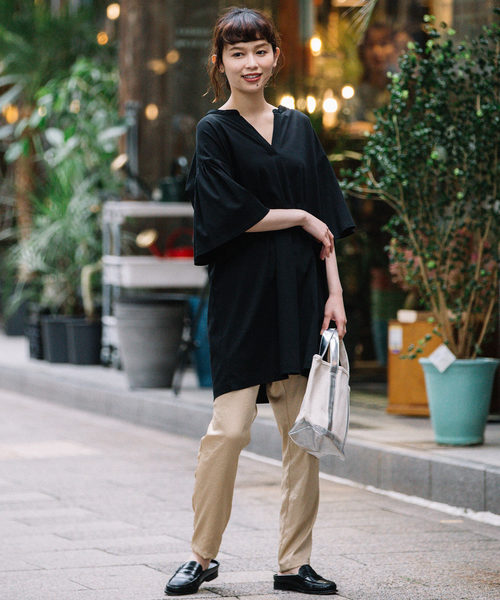 Munich(ミューニック)の「ドライタッチジャージバンドカラービッグシルエットロングTシャツ(Tシャツ/カットソー・レディース・ホワイト/ブラック/グレー/レッド・FREE)」の17枚目の写真