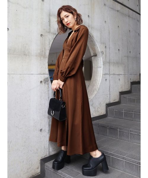 EMODA（エモダ）の「カシュクールオープンカラーシャツワンピース（ワンピース・レディース・ブラック/ブラウン/カーキ・FREE）」の8枚目の写真