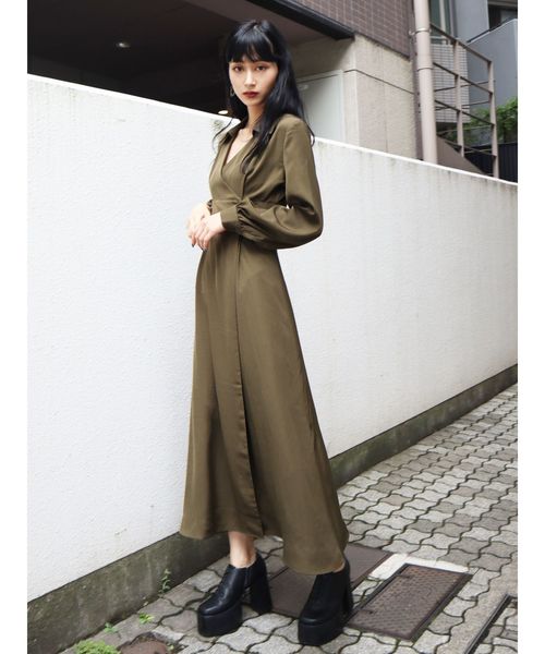 EMODA（エモダ）の「カシュクールオープンカラーシャツワンピース（ワンピース・レディース・ブラック/ブラウン/カーキ・FREE）」の12枚目の写真