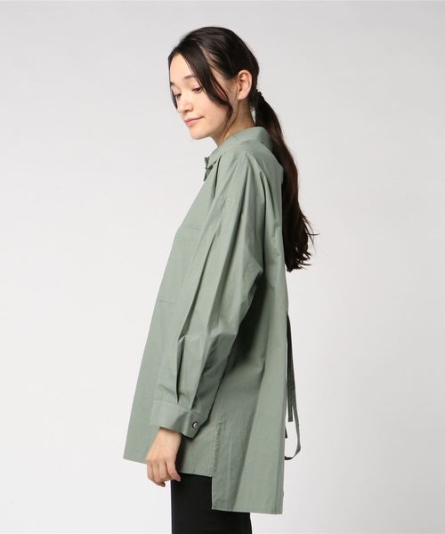 CLANE（クラネ）の「BACK SLIT SHIRT（シャツ/ブラウス・レディース・ホワイト/ブラック/モスグリーン・1/2）」の5枚目の写真