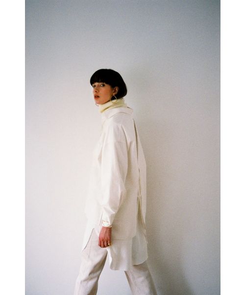 CLANE（クラネ）の「BACK SLIT SHIRT（シャツ/ブラウス・レディース・ホワイト/ブラック/モスグリーン・1/2）」の21枚目の写真