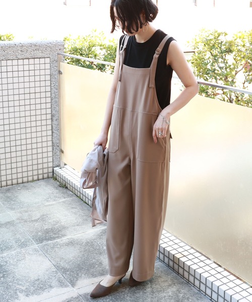 andme(アンドミー)の「とろみベイカーワイドサロペット(サロペット/オーバーオール・レディース・ダークベージュ/ブラック/グレー系その他/ネイビー・M)」の3枚目の写真