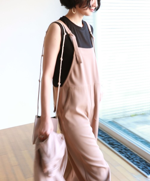 andme(アンドミー)の「とろみベイカーワイドサロペット(サロペット/オーバーオール・レディース・ダークベージュ/ブラック/グレー系その他/ネイビー・M)」の21枚目の写真