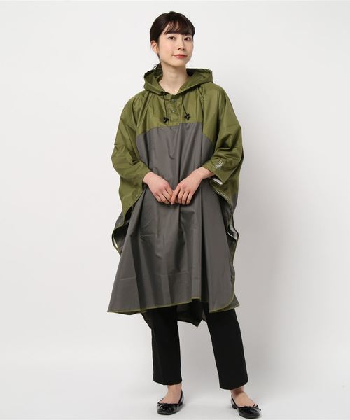 GLOBAL WORK（グローバルワーク）の「GWレインポンチョAD/861668（レインコート/ポンチョ・レディース・ライトベージュ/カーキ/パープル系その他5/グレー・FREE）」の3枚目の写真