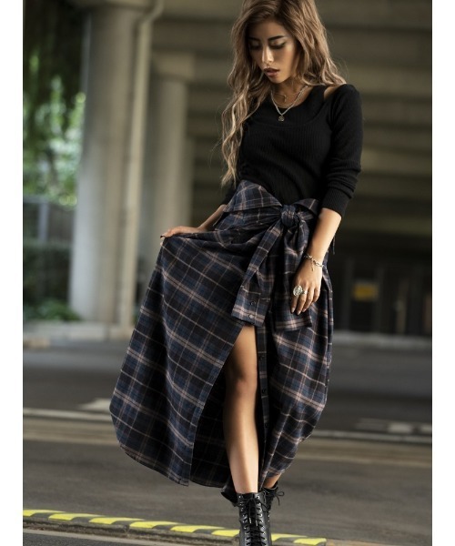 EGOIST（エゴイスト）の「シャツライクロングスカート（スカート・レディース・ブラック/レッド・FREE）」の3枚目の写真