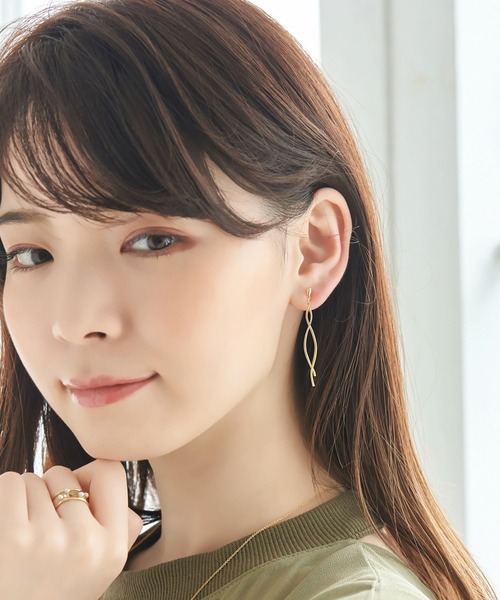 Phoebe(フィービィー)の「【金属アレルギー対応】【痛くないシリーズ】スウィングクリスタルループフィットイヤリング(イヤリング・レディース・シルバー/ゴールド/シャンパン・FREE)」の13枚目の写真