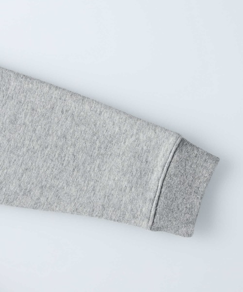 Levi's(リーバイス)の「【Levi's】リラックスドクルーネックトレーナー(スウェット・レディース・グレー・S/L/M)」の6枚目の写真