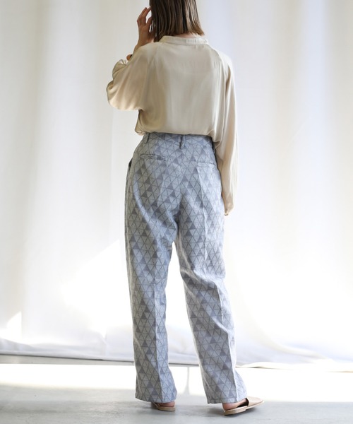 select MOCA(セレクトモカ)の「2021 SS ビンテージサテンアシンメトリーボタンシアーシャツ(シャツ/ブラウス・レディース・ブラック/ベージュ/グリーン・FREE)」の13枚目の写真