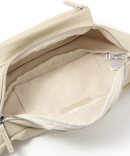 LAKOLE（ラコレ）の「フェイクレザーボディバッグ / 933855（ボディバッグ/ウエストポーチ・メンズ・ブラック/アイボリー・FREE）」の12枚目の写真