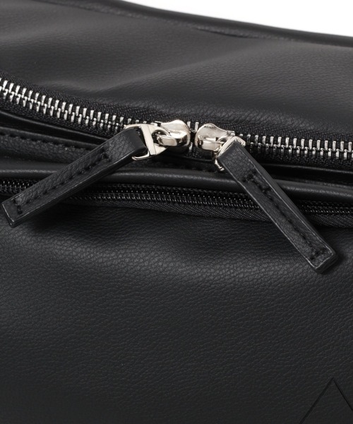 LAKOLE（ラコレ）の「フェイクレザーボディバッグ / 933855（ボディバッグ/ウエストポーチ・メンズ・ブラック/アイボリー・FREE）」の17枚目の写真