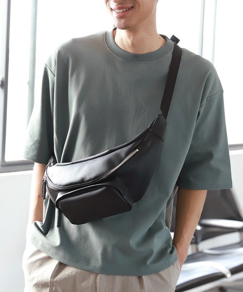 LAKOLE（ラコレ）の「フェイクレザーボディバッグ / 933855（ボディバッグ/ウエストポーチ・メンズ・ブラック/アイボリー・FREE）」の21枚目の写真