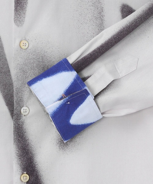 Paul Smith（ポールスミス）の「Spray Logo プリントシャツ