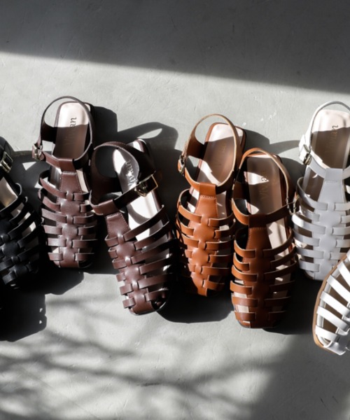 VIVIAN(ヴィヴィアン)の「スクエアトゥ編みメッシュネックベルトフラットグルカサンダル(サンダル・レディース・ダークブラウン/アイボリー/ブラック/ブラウン・M/LL/S/L)」の5枚目の写真