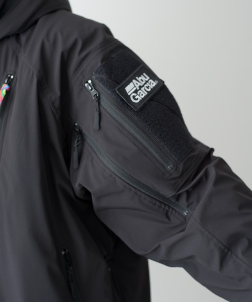 And A（アンドエー）の「Abu Garcia アブガルシア / × is-ness CLOUD PADDING JACKET イズネスコラボ クラウドパディングダウンジャケット / 21AAB-0001（ダウンジャケット/コート・メンズ・ブラック/オリーブ・X-LARGE/MEDIUM/LARGE）」の7枚目の写真