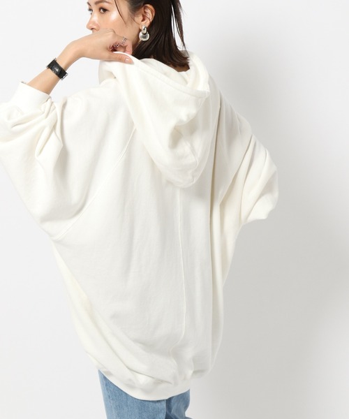 BABYLONE（バビロン）の「BABYLONE/コーマ裏毛ｚｉｐパーカー【洗濯機洗い可】（パーカー・レディース・ホワイト/ブラック/ライトベージュ・フリー）」の2枚目の写真