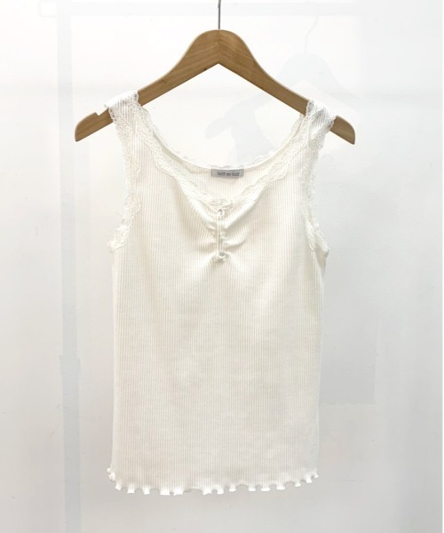 OLIVE des OLIVE（オリーブデオリーブ）の「ヘンリーネックタンク（タンクトップ・レディース・ライトグレー/ブラック/オフホワイト/グレイッシュベージュ・FREE）」の2枚目の写真