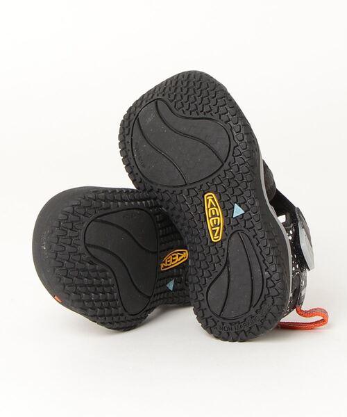 KEEN（キーン）の「STINGRAY / スティングレイ Collaboration with 《THE PARK SHOP》 / キッズ サンダル（サンダル・キッズ・ブラック系その他・15cm/16cm/17cm/18cm/18.5cm/19.5cm）」の3枚目の写真