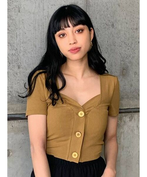 EMODA（エモダ）の「フロントボタンショートリブトップ（Tシャツ/カットソー・レディース・ブラック/パープル/マスタード/アイボリー・FREE）」の18枚目の写真