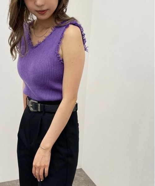 apres jour mignon(アプレジュールミニョン)の「カップ付きダメージニットタンク 【ZOZOTOWN限定アイテム】(タンクトップ・レディース・パープル/オフホワイト/イエロー/ブラック/グリーン・X-LARGE/フリー)」の1枚目の写真