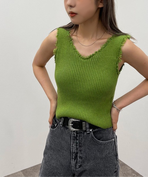 apres jour mignon(アプレジュールミニョン)の「カップ付きダメージニットタンク 【ZOZOTOWN限定アイテム】(タンクトップ・レディース・パープル/オフホワイト/イエロー/ブラック/グリーン・X-LARGE/フリー)」の4枚目の写真