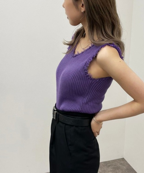 apres jour mignon(アプレジュールミニョン)の「カップ付きダメージニットタンク 【ZOZOTOWN限定アイテム】(タンクトップ・レディース・パープル/オフホワイト/イエロー/ブラック/グリーン・X-LARGE/フリー)」の6枚目の写真