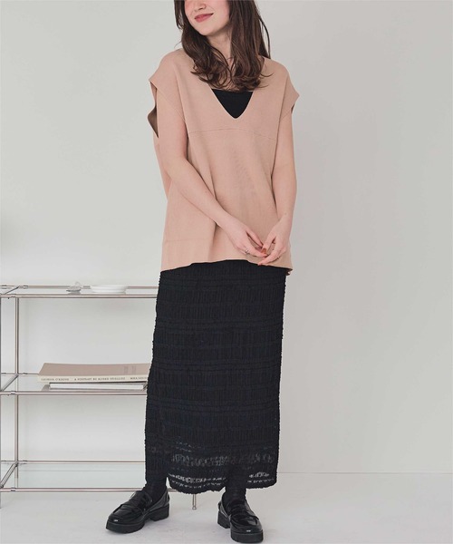 titivate（ティティベイト）の「深Vネックニットベスト（ベスト・レディース・ブラック/ライトベージュ/モカ/ネイビー/キャメル/ライトグリーン/ピンク/ブラウン/グリーン・M/S）」の11枚目の写真