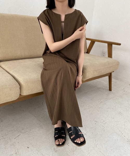 I_am（アイアム）の「cross belt flat sandals（サンダル・レディース・ブラウン/ブラック/オフホワイト・L/S/M）」の7枚目の写真