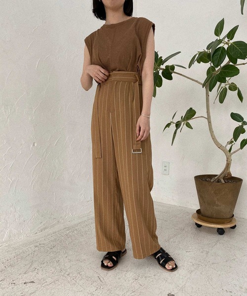 I_am（アイアム）の「cross belt flat sandals（サンダル・レディース・ブラウン/ブラック/オフホワイト・L/S/M）」の6枚目の写真