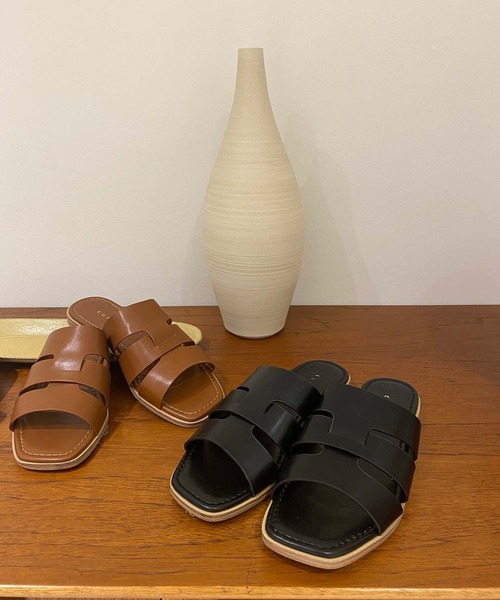 I_am（アイアム）の「cross belt flat sandals（サンダル・レディース・ブラウン/ブラック/オフホワイト・L/S/M）」の16枚目の写真