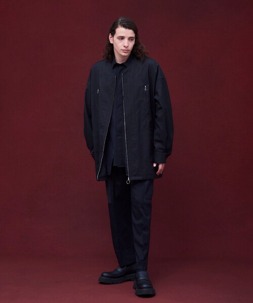 UNITED TOKYO（ユナイテッドトウキョウ）の「カラーレスフレームジップブルゾン（ブルゾン・メンズ・ブラック/ホワイト・1/2）」の3枚目の写真