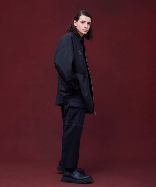 UNITED TOKYO（ユナイテッドトウキョウ）の「カラーレスフレームジップブルゾン（ブルゾン・メンズ・ブラック/ホワイト・1/2）」の4枚目の写真