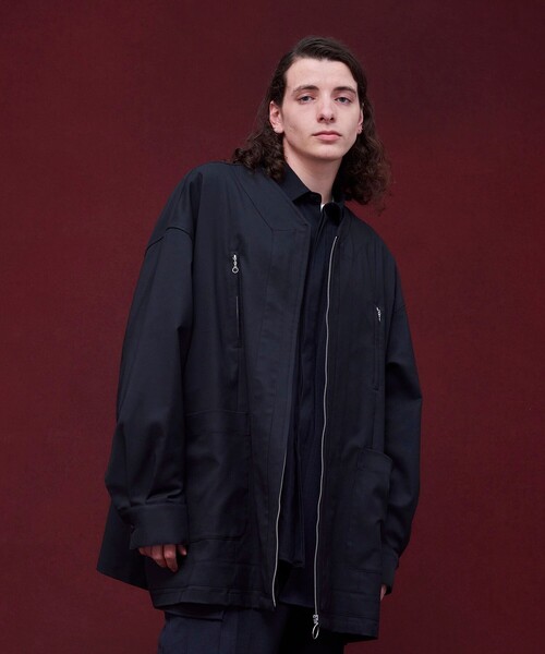 UNITED TOKYO（ユナイテッドトウキョウ）の「カラーレスフレームジップブルゾン（ブルゾン・メンズ・ブラック/ホワイト・1/2）」の5枚目の写真