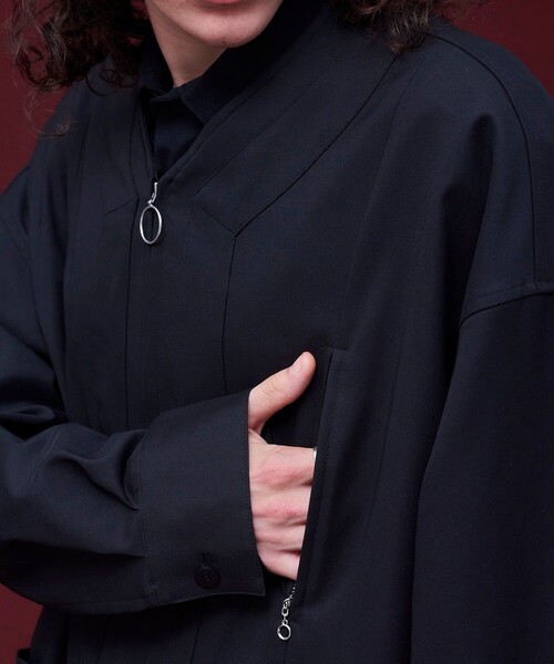 UNITED TOKYO（ユナイテッドトウキョウ）の「カラーレスフレームジップブルゾン（ブルゾン・メンズ・ブラック/ホワイト・1/2）」の9枚目の写真