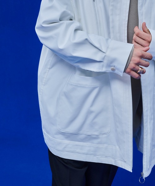 UNITED TOKYO（ユナイテッドトウキョウ）の「カラーレスフレームジップブルゾン（ブルゾン・メンズ・ブラック/ホワイト・1/2）」の18枚目の写真