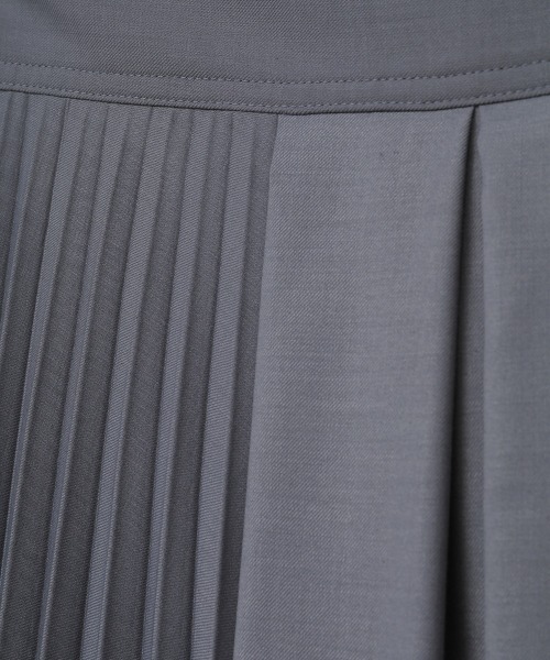 CLANE（クラネ）の「HALF PLEATS SKIRT（スカート・レディース・ベージュ/ブルー/ブラック・1/0/2）」の13枚目の写真