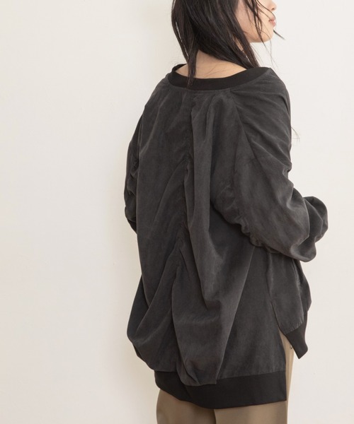 Mysa&Liina（ミーサリーナ）の「シャーリングゆるブルゾン（ブルゾン・レディース・ブラック/カーキ/アイボリー・M）」の4枚目の写真