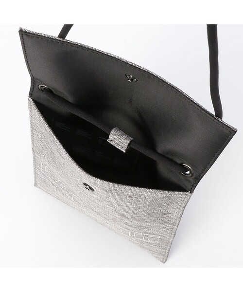 LACOSTE（ラコステ）の「ネオクロコシーズナル スマホネックポーチ（スマホグッズ・メンズ・グレー・FREE）」の6枚目の写真