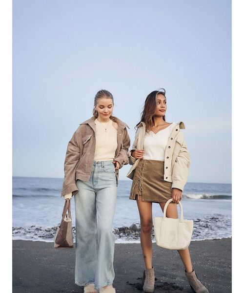 To the sea(トゥーザシー)の「コーデュロイレースアップキュロット(その他パンツ・レディース・アイボリー/ブラウン/ベージュ・SMALL/MEDIUM)」の6枚目の写真