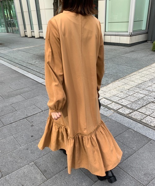 Chez toi(シェトワ)の「裏起毛×布帛切替ワンピース(ワンピース・レディース・ブラック/ベージュ/カーキ/ボルドー・FREE)」の1枚目の写真