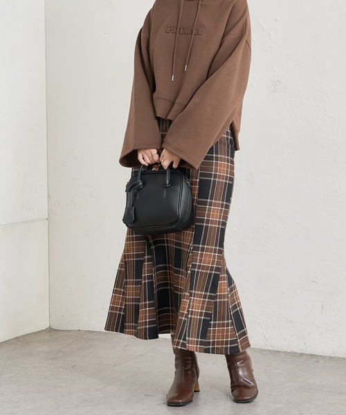 natural couture(ナチュラルクチュール)の「【WEB限定】合皮&ビッグチェックウエストマーメイドスカート Mサイズ(スカート・レディース・ベージュ系/パープル/ブラウン系/モカ・MEDIUM)」の19枚目の写真