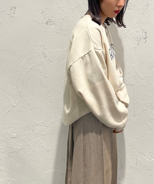 apres jour mignon（アプレジュールミニョン）の「サイドリブカレッジプリントスウェット【ZOZOTOWN限定アイテム】（スウェット・レディース・アイボリー/ブラック/ダークグリーン/ナチュラル・X-LARGE/フリー）」の7枚目の写真