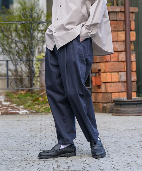 Alcindor Materials(アルシンダーマテリアルズ)の「bio processing tapered pants/バイオ加工テーパードパンツ(その他パンツ・メンズ・グレー/ナチュラル/ダークブルー・MEDIUM/LARGE)」の6枚目の写真