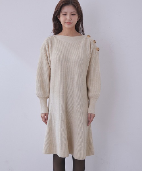 vis-`a-vis（ビサビ）の「【WEB限定】クラシカル肩釦ニットミニ丈ワンピース（ワンピース・レディース・レッド/キナリ/ブラック・M/S）」の21枚目の写真