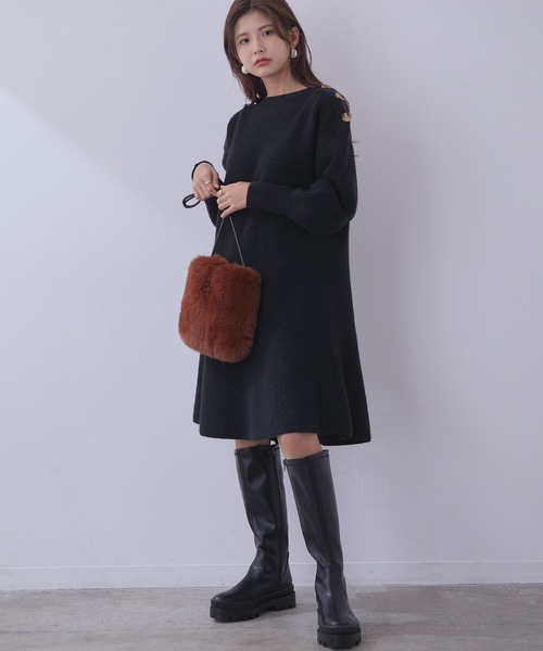 vis-`a-vis（ビサビ）の「【WEB限定】クラシカル肩釦ニットミニ丈ワンピース（ワンピース・レディース・レッド/キナリ/ブラック・M/S）」の8枚目の写真